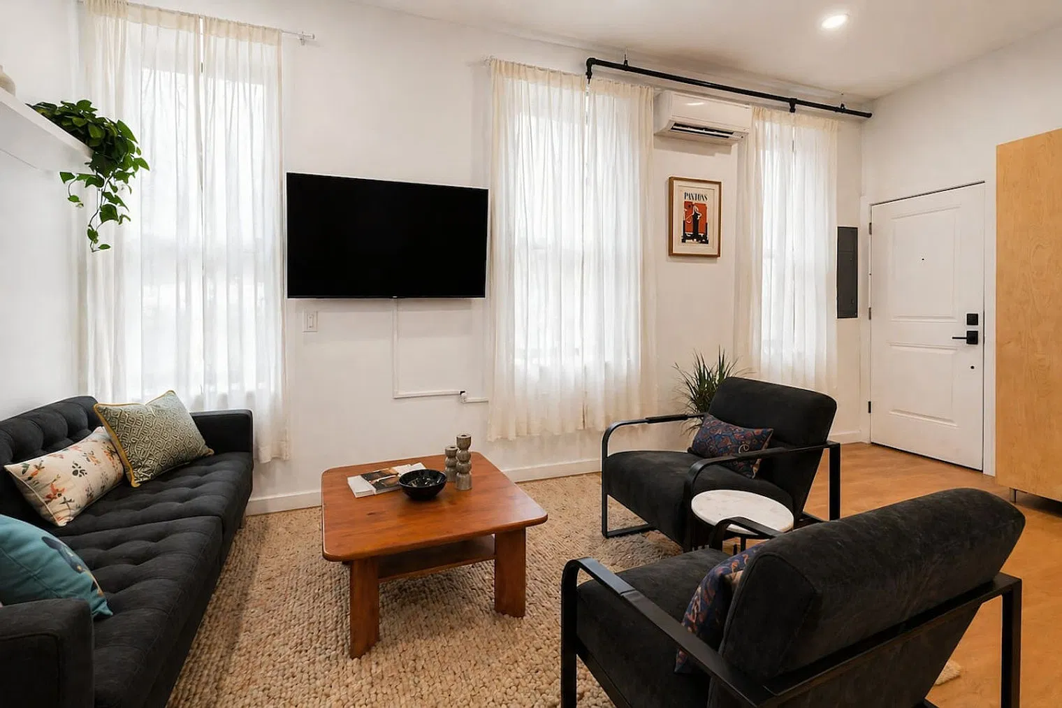 1 bed, 1.0 bath, $1,971 — Photo 2