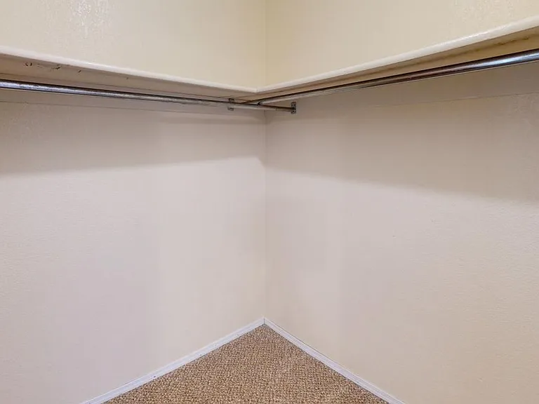 1460 Lindberg Ave — Photo 24