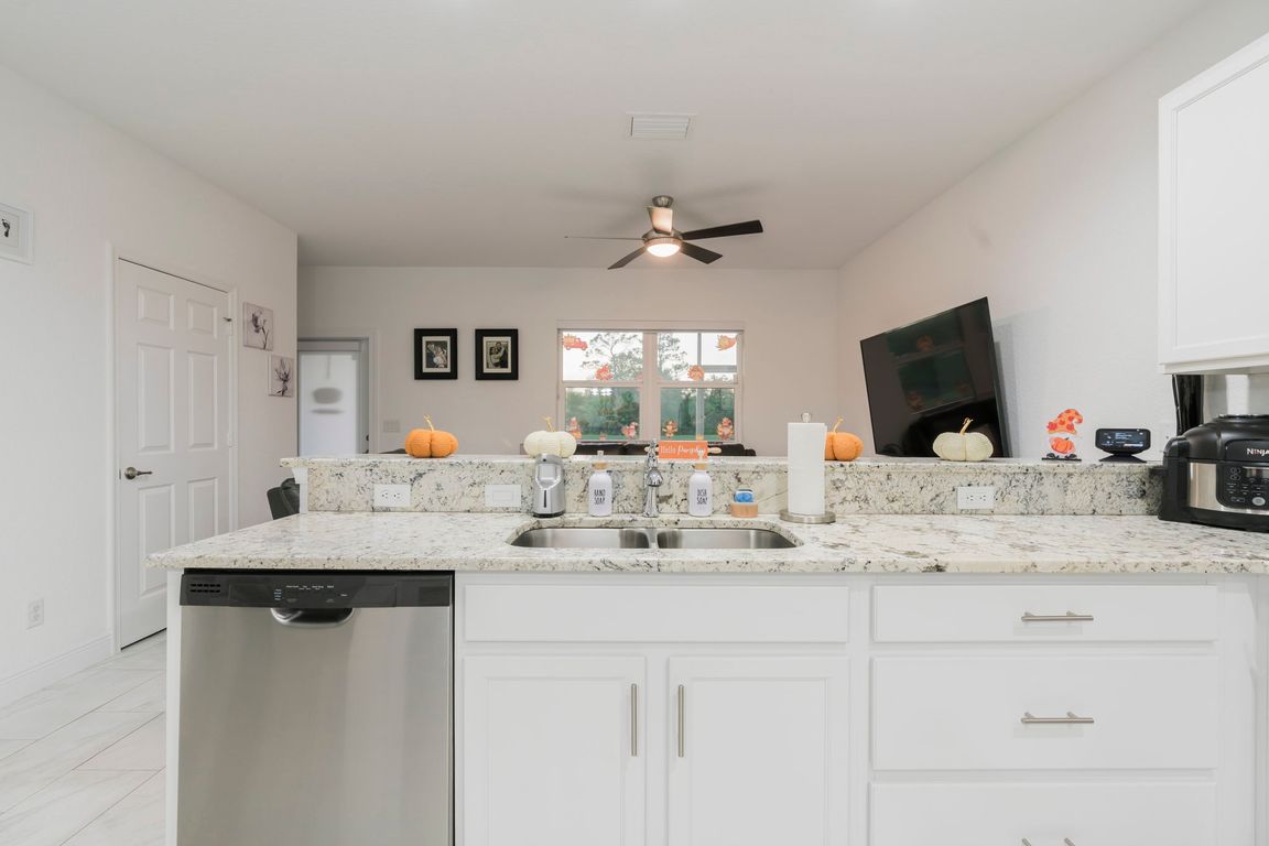 next background image