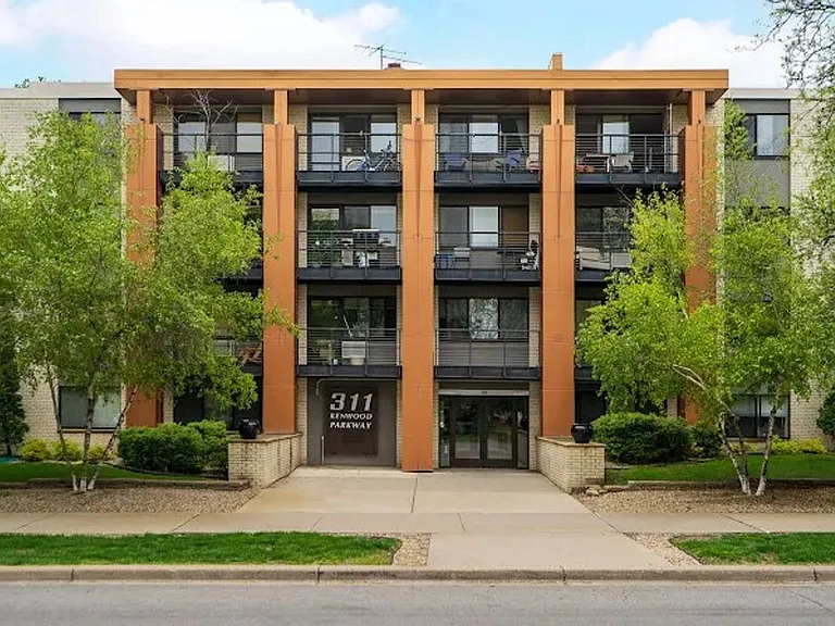 311 Kenwood Apartments — Photo 10