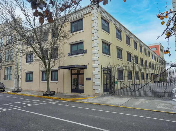 518 Gregory Avenue image 1 of 17