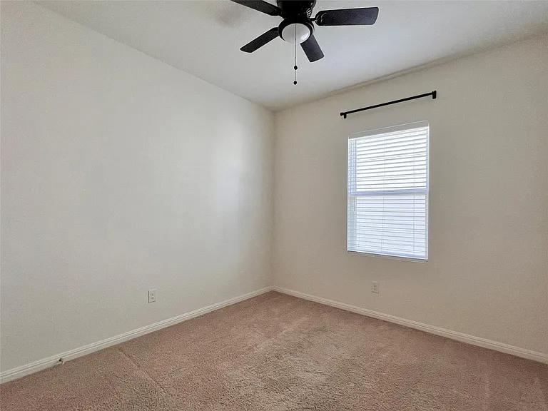 19323 Berringer Dr — Photo 16