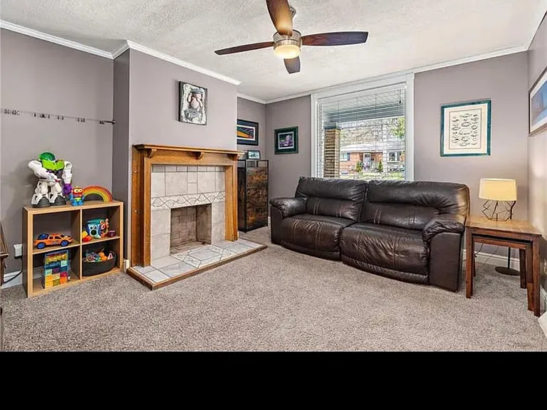 689 Shade Ave — Photo 3