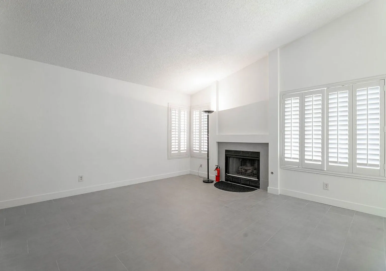 7045 Sawtooth Drive, Las Vegas, NV 89119 — Photo 4