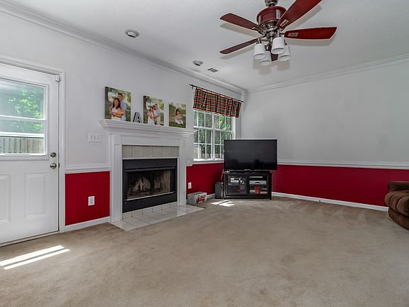 4th image of 414 Crown Mill Dr