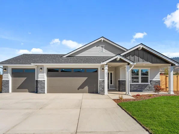 3073 Sky Lakes Dr #59, Medford, OR 97504