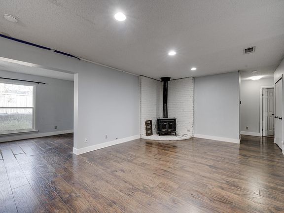 5th image of 16 Glenbrook Pl