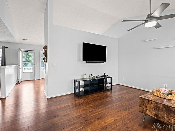 3rd image of 2875 Greystoke Dr