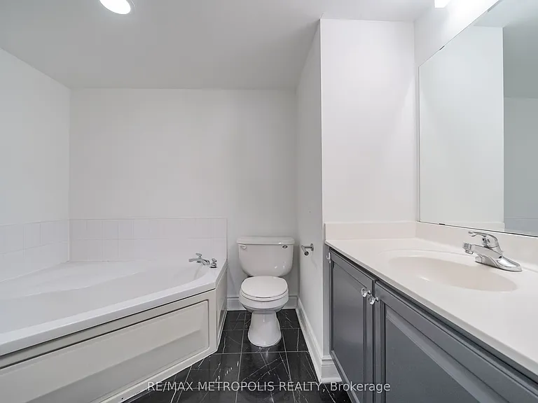3 Rean Dr #Townhouse 13 — Photo 29