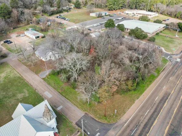 500 Taylor St, Daingerfield, TX 75638