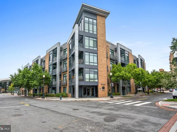 525 Water St SW Unit 207, Washington, DC 20024