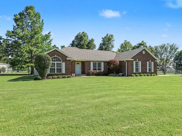 36703 W 45th St, Shawnee, OK 74804