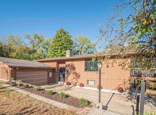 5515 Limestone Cir, Manhattan, KS 66503