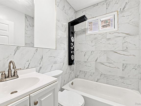 4th image of 2438 Burnside St