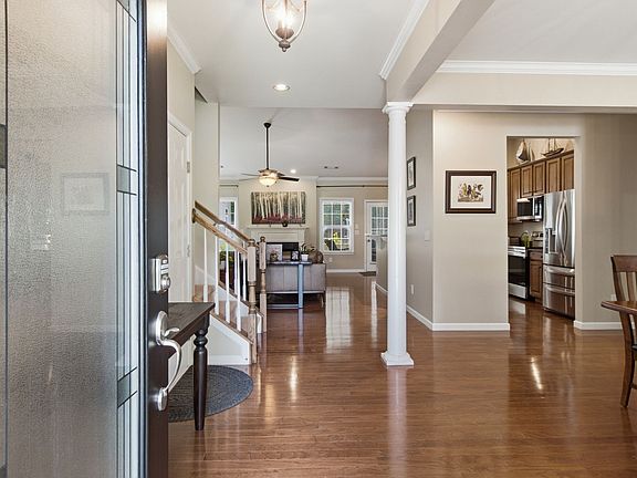 3rd image of 1071 Countess Ln