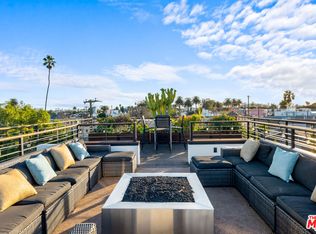 1220 Cabrillo Ave, Venice, CA 90291