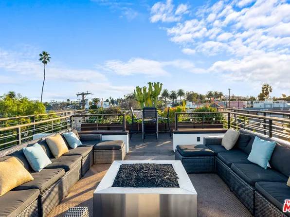 1220 Cabrillo Ave, Venice, CA 90291