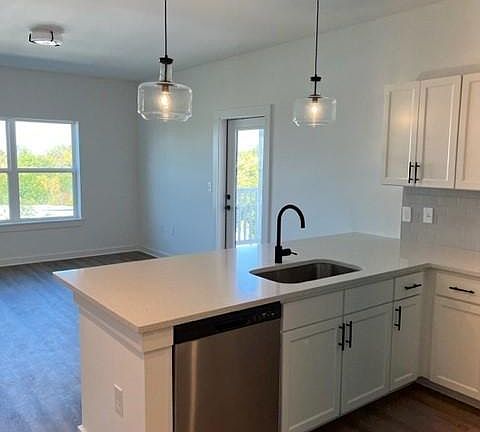 2nd image of 1540 Lebanon Pike #302