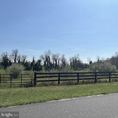 2nd image of 46 Middleburg Downs