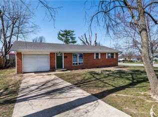 902 S 14th St, Rogers, AR 72758