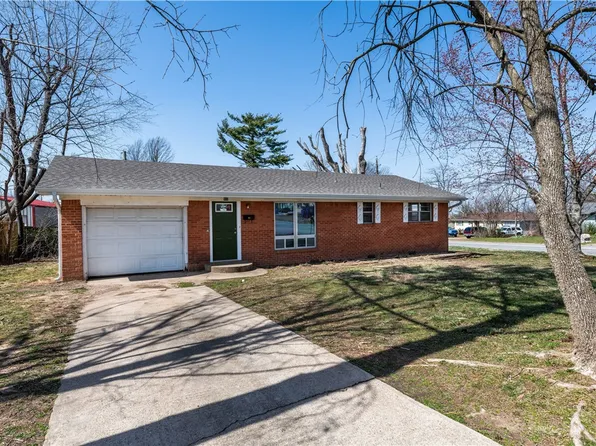 902 S 14th St, Rogers, AR 72758