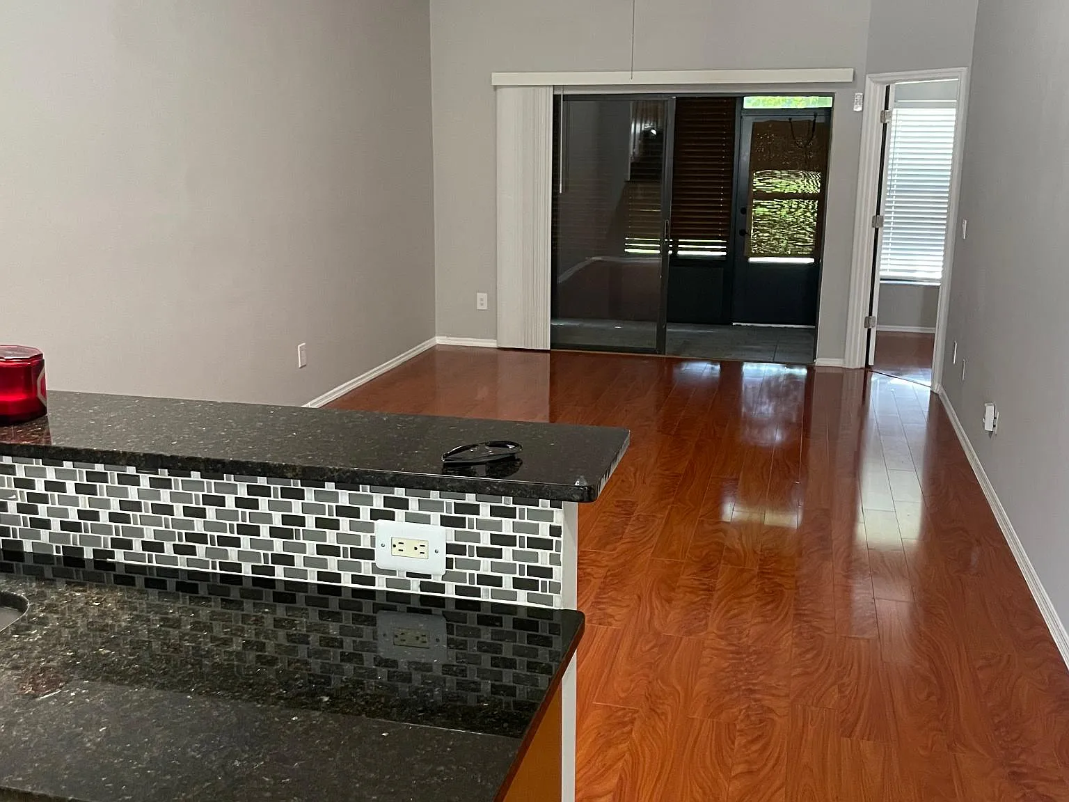 2 bed, 1014 sqft, $2,000 — Photo 4