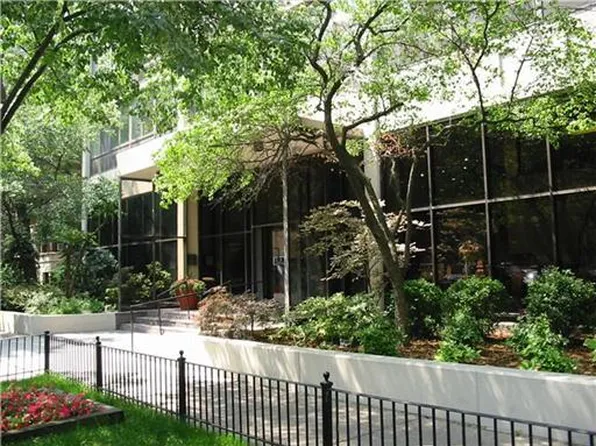 2754 N Hampden Ct APT 1306, Chicago, IL 60614
