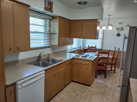 4th image of 516 Welton St