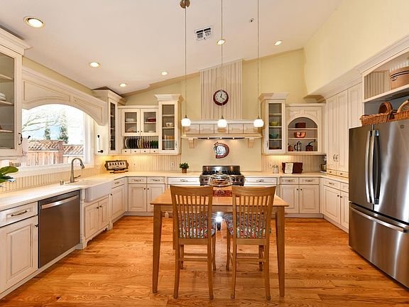 2nd image of 8010 Manchester Avenue