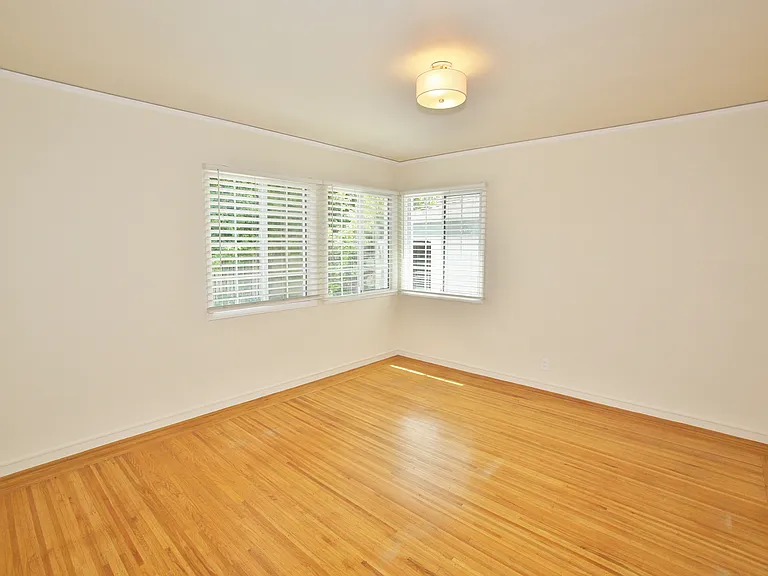 529 Haas Ave — Photo 16