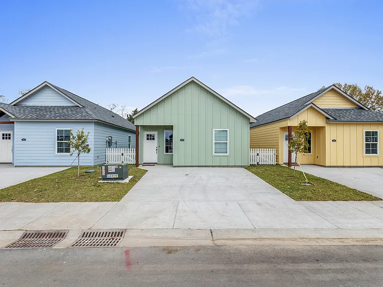 The Crest Homes — Photo 9
