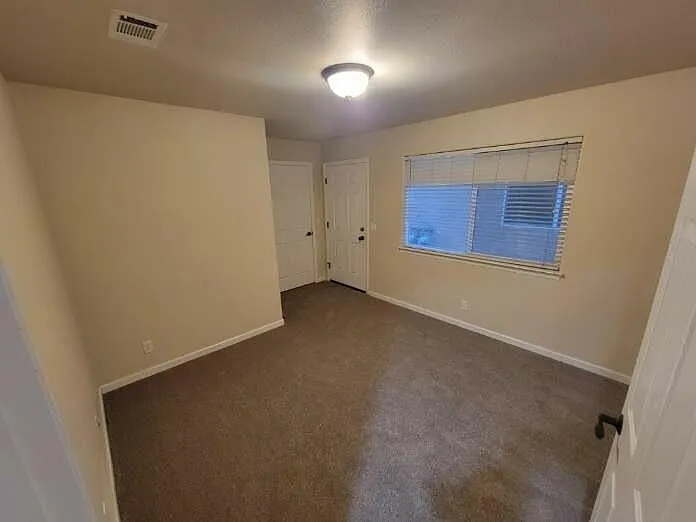 2790 Cedar Ave — Photo 25