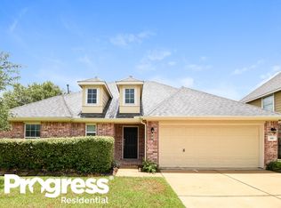 195 Midtown Park Dr, Alvin, TX 77511