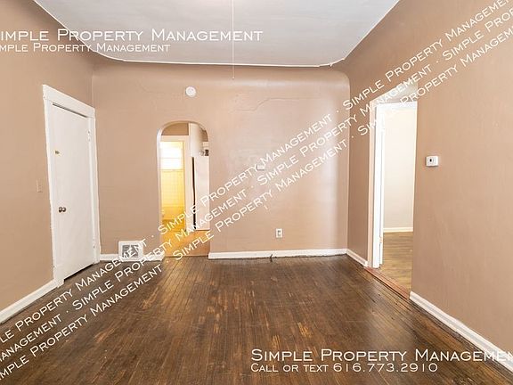 2nd image of 505 Crosby St NW APT 1E
