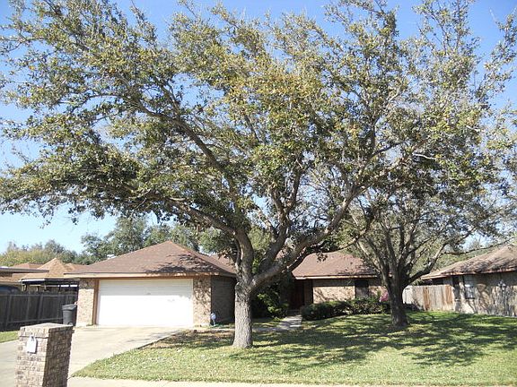 2nd image of 3204 Pelican Ave
