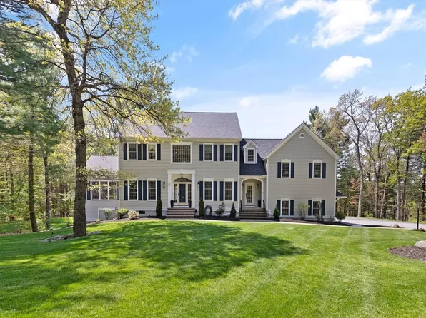 11 Jill Cir, North Reading, MA 01864