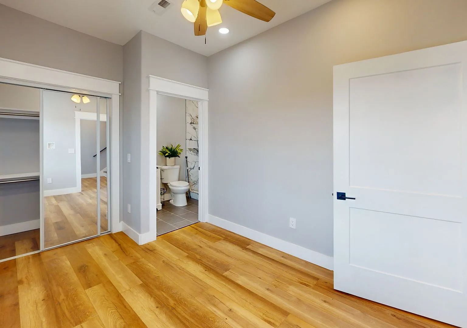 Waitlist for Aug2027Jul2028 Now Open! |4BR 3BA w/Private Bathrooms | Off Campus Housing UTK — Photo 2