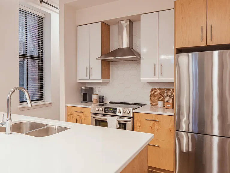 1508 Race St #1R — Photo 10
