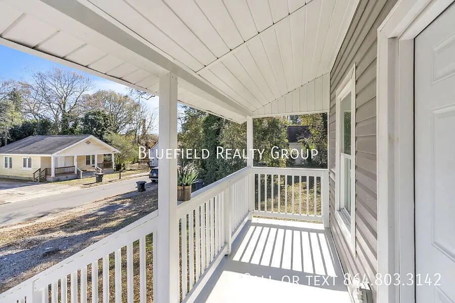 Cozy 2BR, 1BA Home with Spacious Yard in Downtown Anderson! Price improved to $1400/mo rent — Photo 4