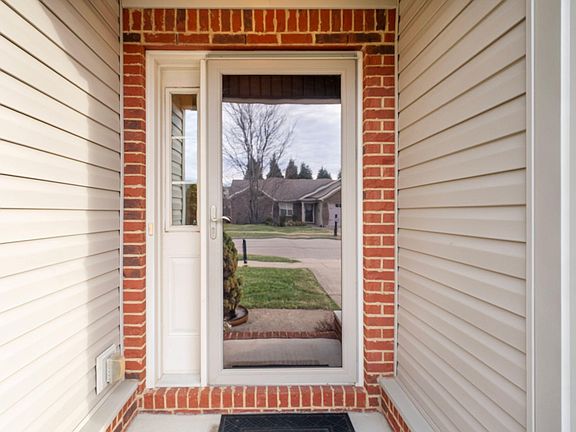 3rd image of 114 Lake Forest Dr