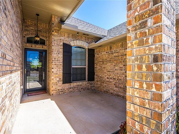4th image of 16904 Barcelona Dr