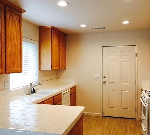 3rd image of 2601 W Oriole Ave #O2601