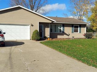 1904 E 5th St, Coal Valley, IL