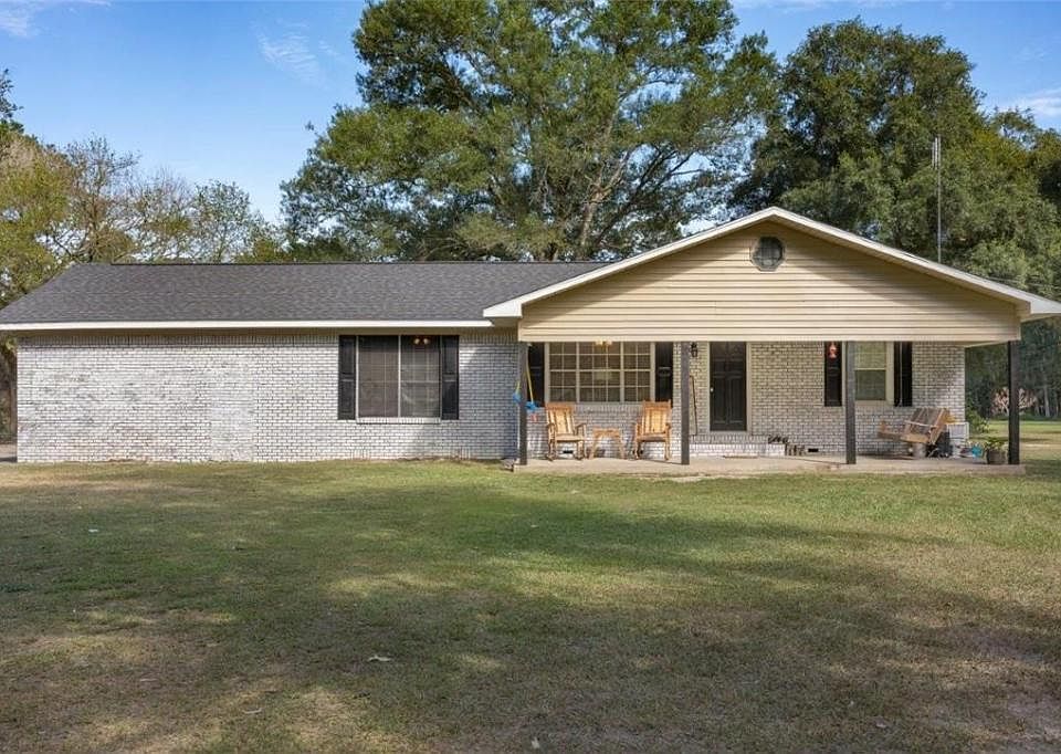 1st image of 27460 Greenwood Dr