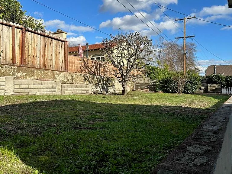 3739 Fairesta St — Photo 22