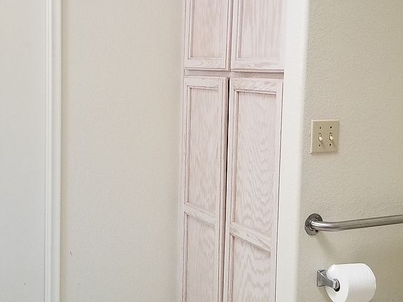 Master - Linen Closet