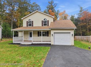 1131 Thunder Dr, Pocono Summit, PA 18346