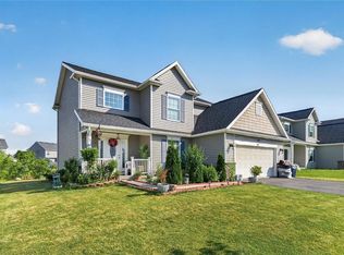 97 Candleford Hts, West Henrietta, NY 14586