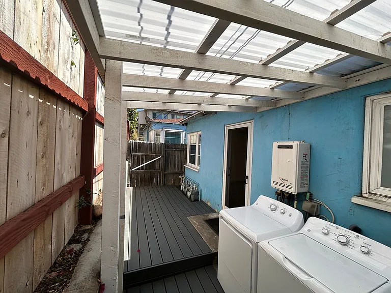 Updated Cottage in Banker's Hill — Photo 9