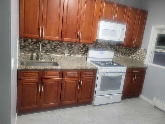3rd image of 33 Clark Ave